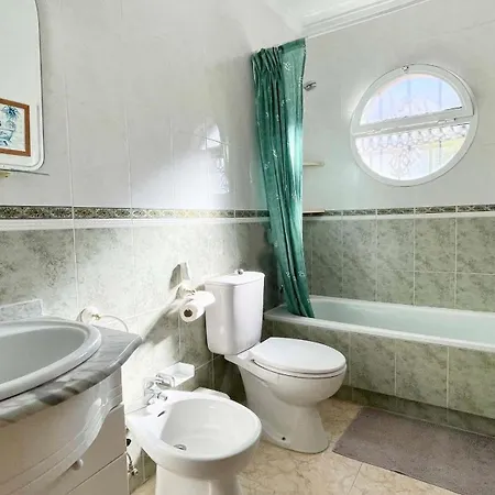 Periwinkle House Дом отдыха Dehesa de Campoamor (Orihuela Costa)